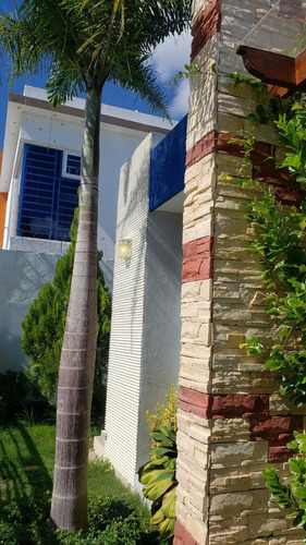 Casa Ubicada En El Residencial Las Orquideas, La Romana