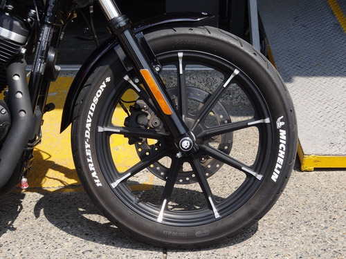 Harley Davinson Iron 883