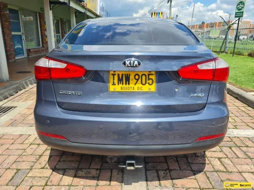 Kia Cerato Pro 1.6cc Mt Aa 4x2