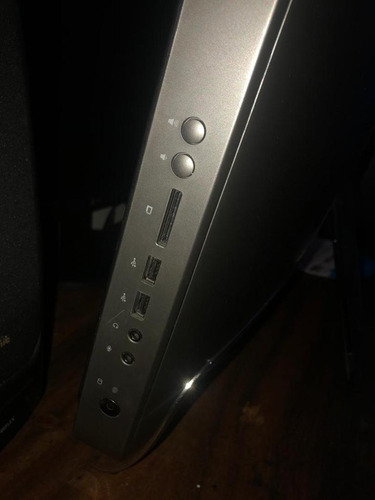 Imagen 4 de 10 de Dell Inspiron One 2305