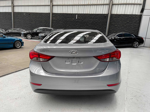 Imagen 3 de 12 de Hyundai Elantra 2015 1.8 Limited Tech At