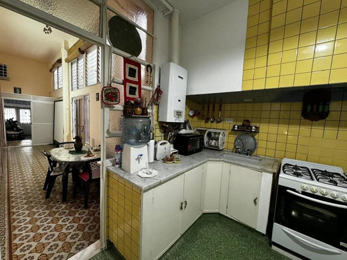 Ph En Venta - 2 Dormitorios 1 Baño - Cochera - 192mts2 - Paternal