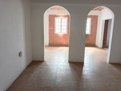 Imagen 9 de 15 de Grupo Inmobiliario Acres 20.2 Alquila Amplia Casa Para Depósito O Negocio En San Antonio De Los Altos Sector El Limón Lv