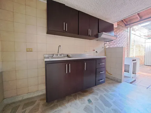 Casa En Arriendo En Niza. Cod A2482