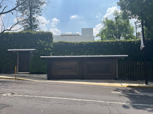 Excelente Terreno Con Uso De Suelo Habitacional Con Comercio En Planta Baja