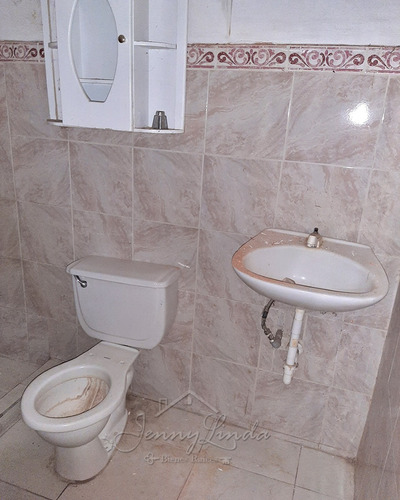 Se Vende!!! Casa En El Sector Santa Rosa Maracay Aragua