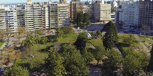 Alquiler Apartamento  Con Muebles Muy Fino Equipado Al Parque!!!