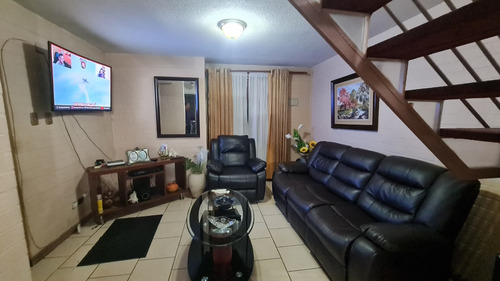 En Venta Comuna Maipú Casa Esquina Aislada.