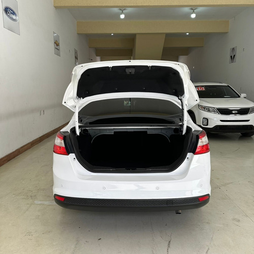 Ford Focus 2.0 TITANIUM PLUS SEDAN 16V FLEX 4P POWERSHIFT