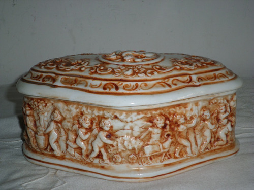 Antiguo Alhajero De Porcelana Estilo Capodimonte Con Detalle