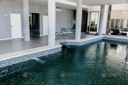 Venta Apartamento 2 Dormitorios. Playa Mansa, Punta Del Este.