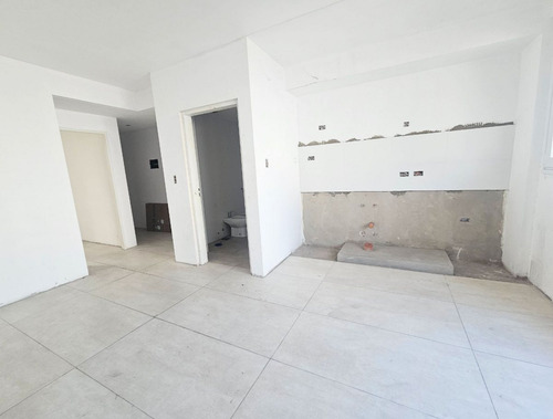 Venta 2 Ambientes Sobre Av. Cordoba