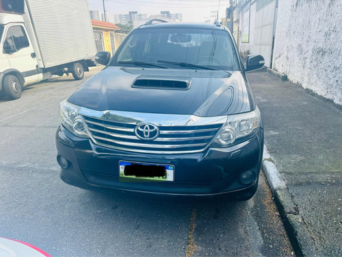 Toyota Hilux SW4 3.0 Srv 7l 4x4 Aut. 5p