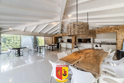 Venta Departamento De Tres Dormitorios Ubicados En Urca (terrazas De Barranca-urca).
