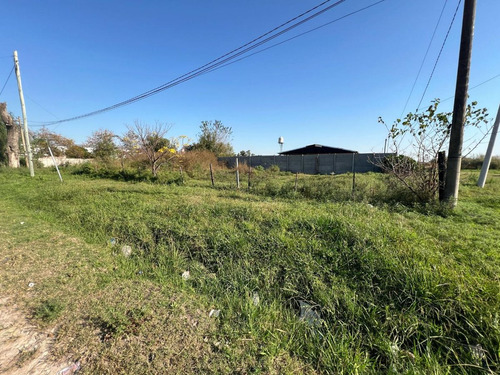 Se Vende Lote En Esquina De 334 M2, B° El Cruce