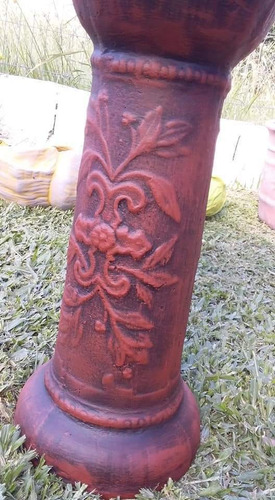 Imagen 1 de 3 de Pedestal Con Flores