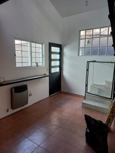 Imagen 22 de 23 de Ph 3 Ambientes Tipo Loft Apto Profesional, 2 Dormitorios, Toilette Y Baño, Pequeña Terraza Escalonada, Patio.
