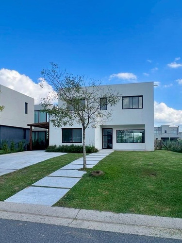 Casa Venta Barrio Araucarias Puertos Del Lago Pileta Premium 4 Dormit 4 Baños