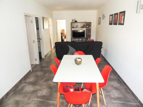 Imagen 4 de 17 de Venta De Casa 3 Dormitorios En Tres Cruces, Montevideo.