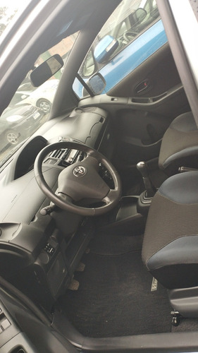 Imagen 3 de 3 de Toyota Vitz