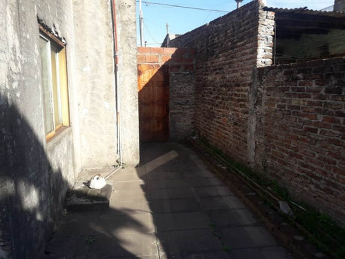 Imagen 5 de 7 de Casa Americana De 3 Ambientes En Venta - Rafael Castillo