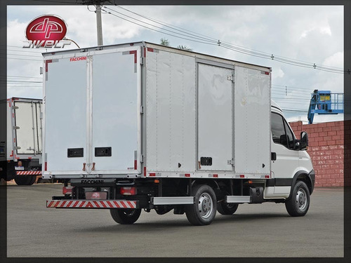 Imagem 14 de 15 de Iveco Daily 35s14 Caminhonete Com Baú
