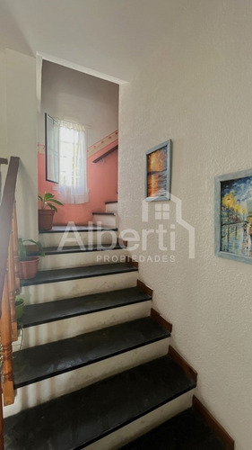 Venta Casa 4 Ambientes En El Palomar.