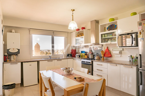 Imagen 7 de 30 de Venta Semipiso De Categoría En Centro Este