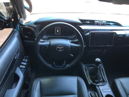 Toyota Hilux 2.8 Cd Srx 177cv 4x2