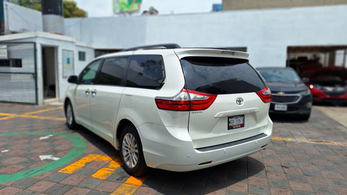 Toyota Sienna 3.5 Xle At