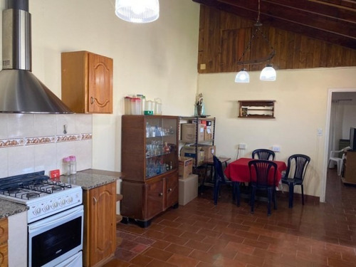 Imagen 10 de 21 de Chalet En Venta En Barrio Fortunato De La Plaza