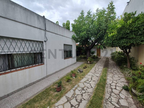 Imagen 5 de 30 de Casa Lote Propio Doble Frente Coch. Jdín Parrilla + Atelier De Trabajo De 143m²