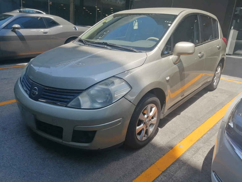 Imagen 1 de 8 de Nissan Tiida 2008 5p Hatch Back Emotion 6vel
