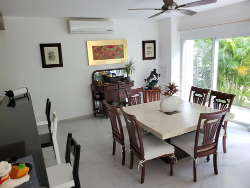 Departamento En Venta En Playa Del Carmen En Selvamar De 2 Niveles Con Beach Club