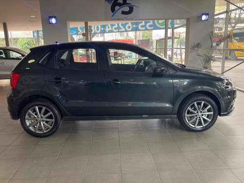 Imagen 2 de 8 de Volkswagen Polo 1.6 L4 Sound Manual At 2020
