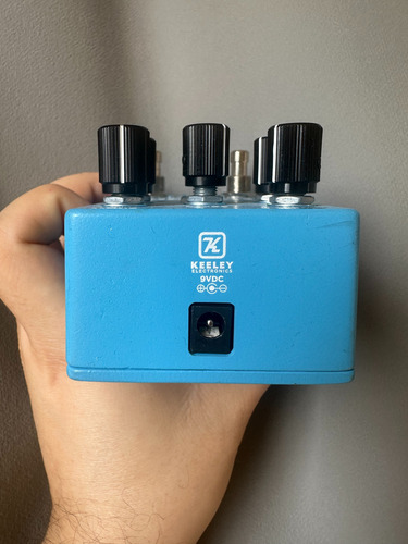 Pedal Keeley Hydra Stereo Reverb & Tremolo Azul-celeste (Usado)