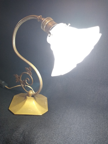 Lámpara Velador Antigua En Bronce Con Tulipa Funciona Dorado Agua (Usado)