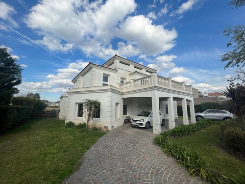 Casa En Venta En Buenos Aires Golf