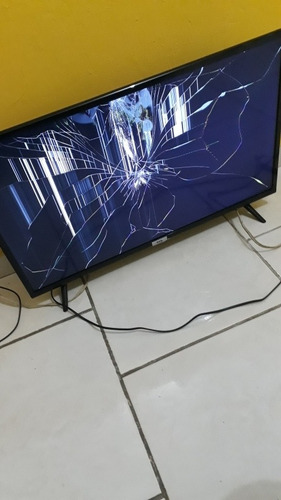 Tv, Com A Tela Trincada, Para A Retirada De Peças