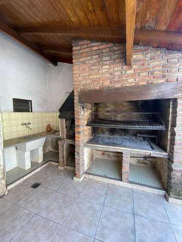 Venta Casa Terreno Propio En Barrio Parque Con Piscina Y Quincho Baño Espacio De Guarda - Zona Residencial - Vicente Lopez - Villa Martelli - Deprati Al 3700