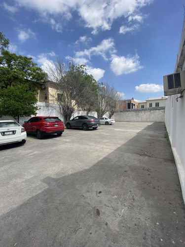 Venta De Edificio Comercial De Una Planta En Colonia Maria Luisa A Una Cuadra Del Conchita