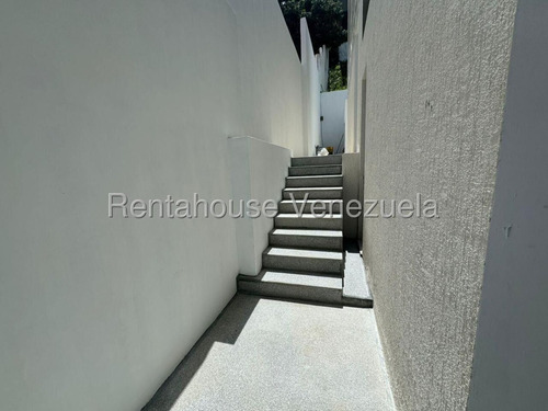 Ana Torres. Casa Dúplex En Venta 2518155 En Prados Del Este