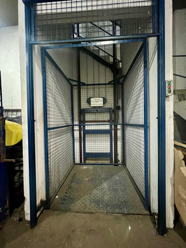 Depósito Lote Propio - 590 M2 Aprox. - Entrada Camión - Montacarga