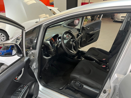 Imagen 5 de 15 de Honda Fit Lx Mt 2011