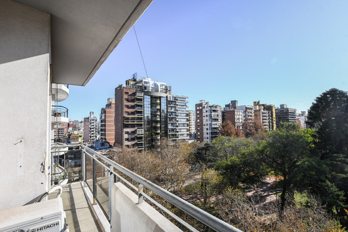 Departamento 1 Dormitorio Con Balcon Al Frente Con Vista Al Parque  En Venta En República De La Sexta, Rosario, Santa Fe