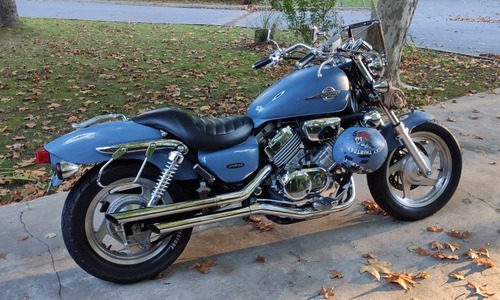 Honda Magna 750