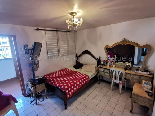 Pent House Duplex En La Florida Mls# 23-19442 Em