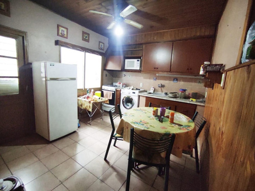 Imagen 4 de 12 de Casa 3 Ambientes + Departamento 2 Amb. Con Terraza Privada.