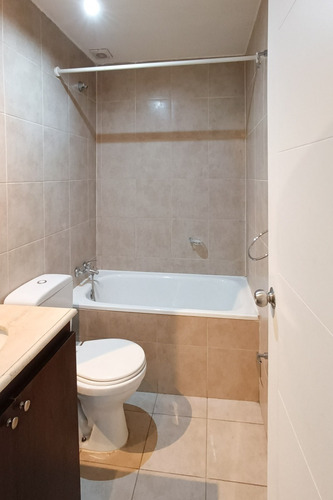 Imagen 7 de 20 de Departamento Con Hermoso Baño De Cerámica