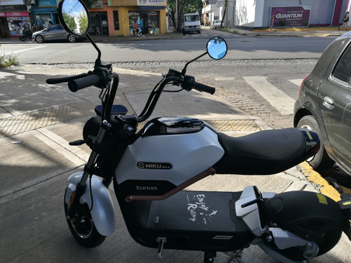 Imagen 3 de 25 de Scooter Moto Eléctrica Sunra Scooter Miku Litio 800w 295km